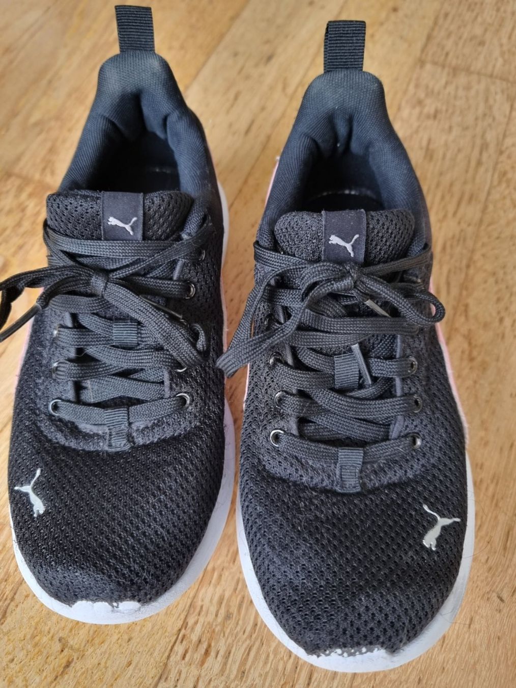 Puma Schuhe für Mädchen: Turnschuhe Puma Gr. 36 – Gebraucht aus Buchrain von Xaro01
