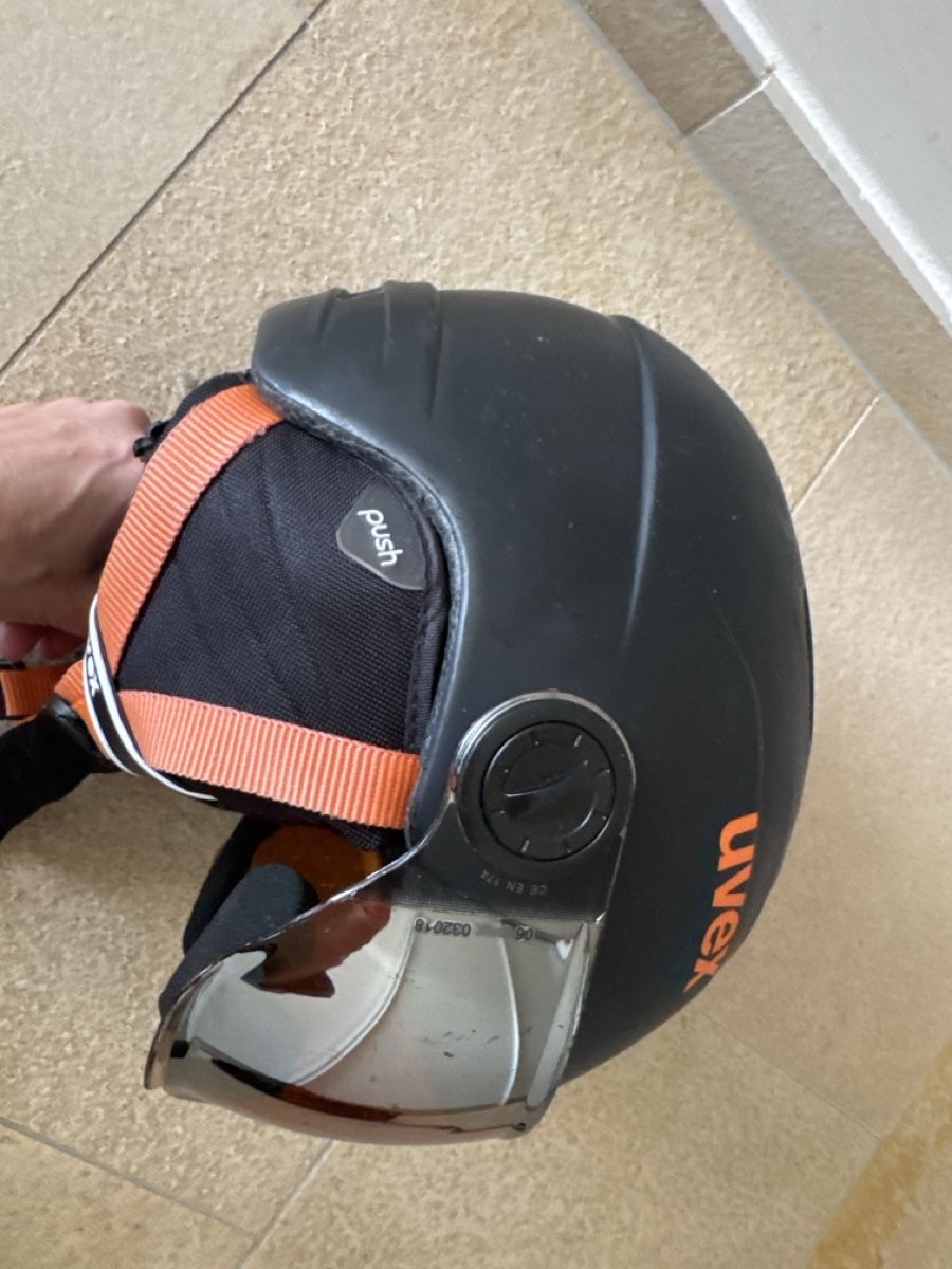 Uvex Caschi: Uvex Skihelm mit Visier – Usato da Zumikon venduto da 19monica75 4