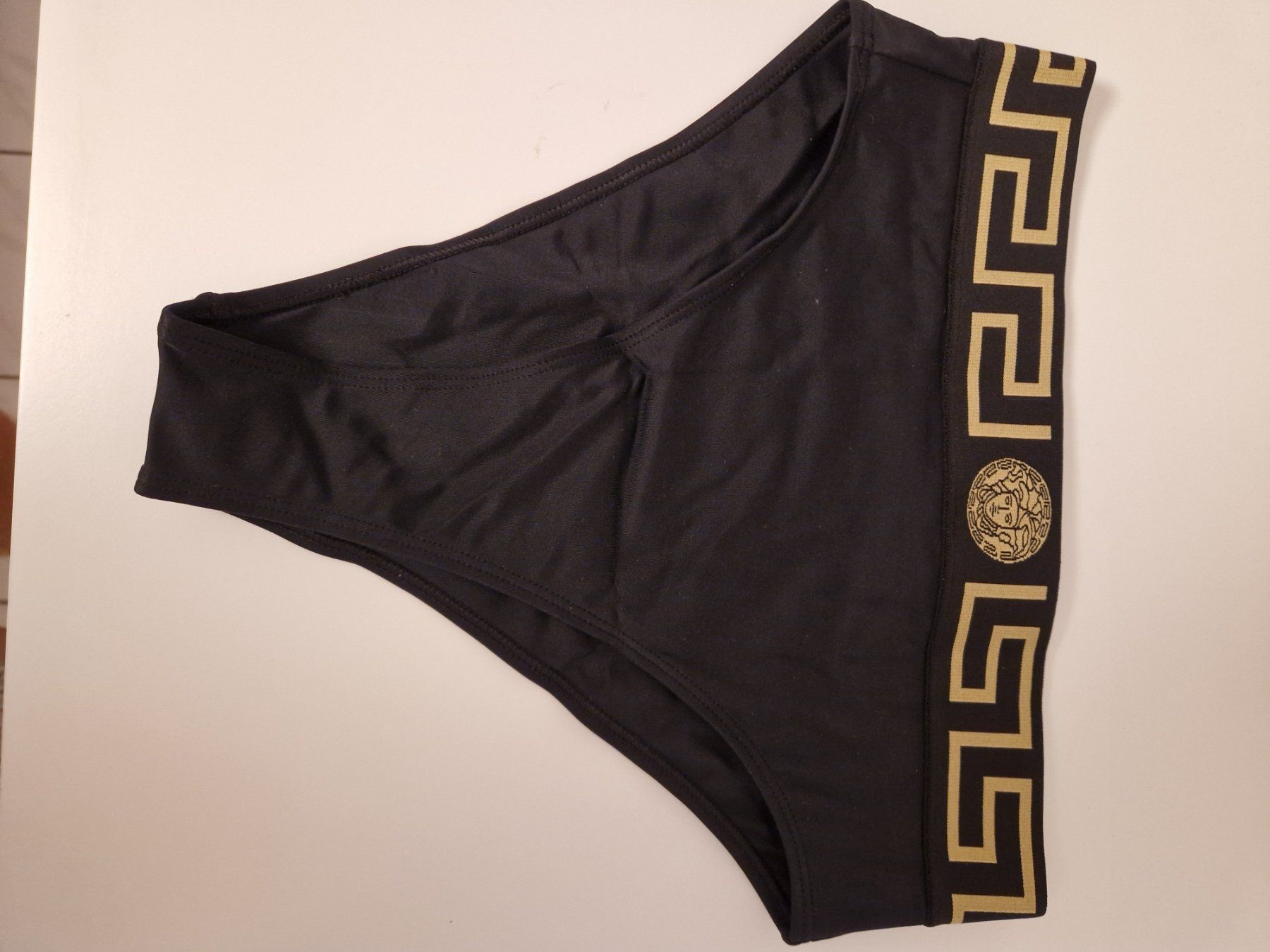 Versace Costumi da bagno & Bikini: Schwarzer Versace Bikini, Grösse S, Top Zustand. – Nuovo (secondo la descrizione) da Urtenen-Schönbühl venduto da Edark 2