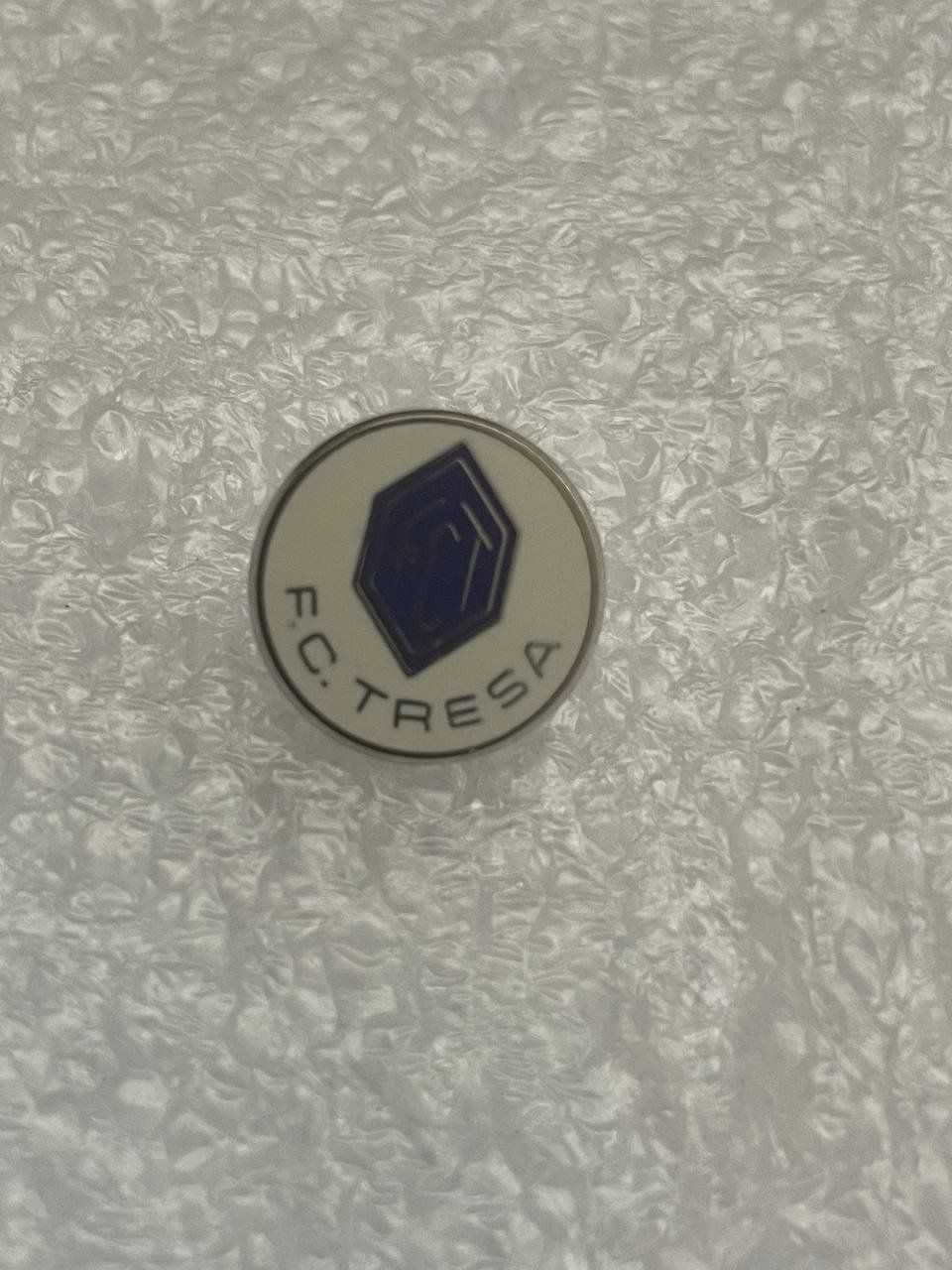 Placchette & Badge: 208. Pin - FC Tresa – Usato da Luzern venduto da Irek 1