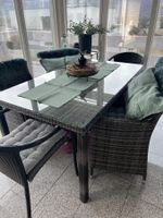 Schöner Gartentisch inkl 4 Stühle