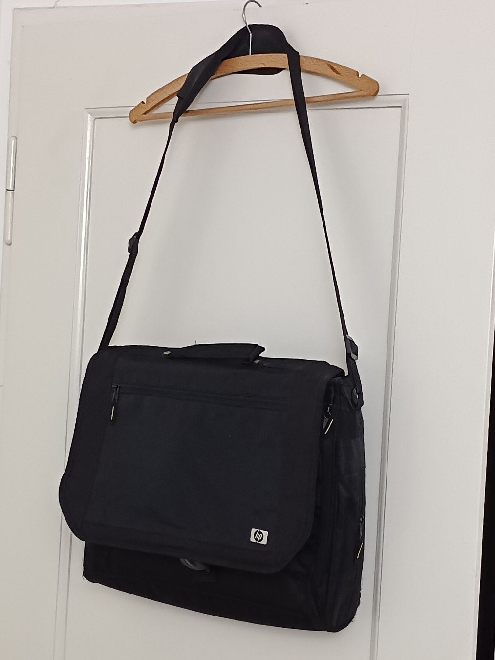 Borse: Geräumige Laptoptasche. Marke HP – Nuovo e nell'imballaggio originale da Zürich venduto da Mitzi6