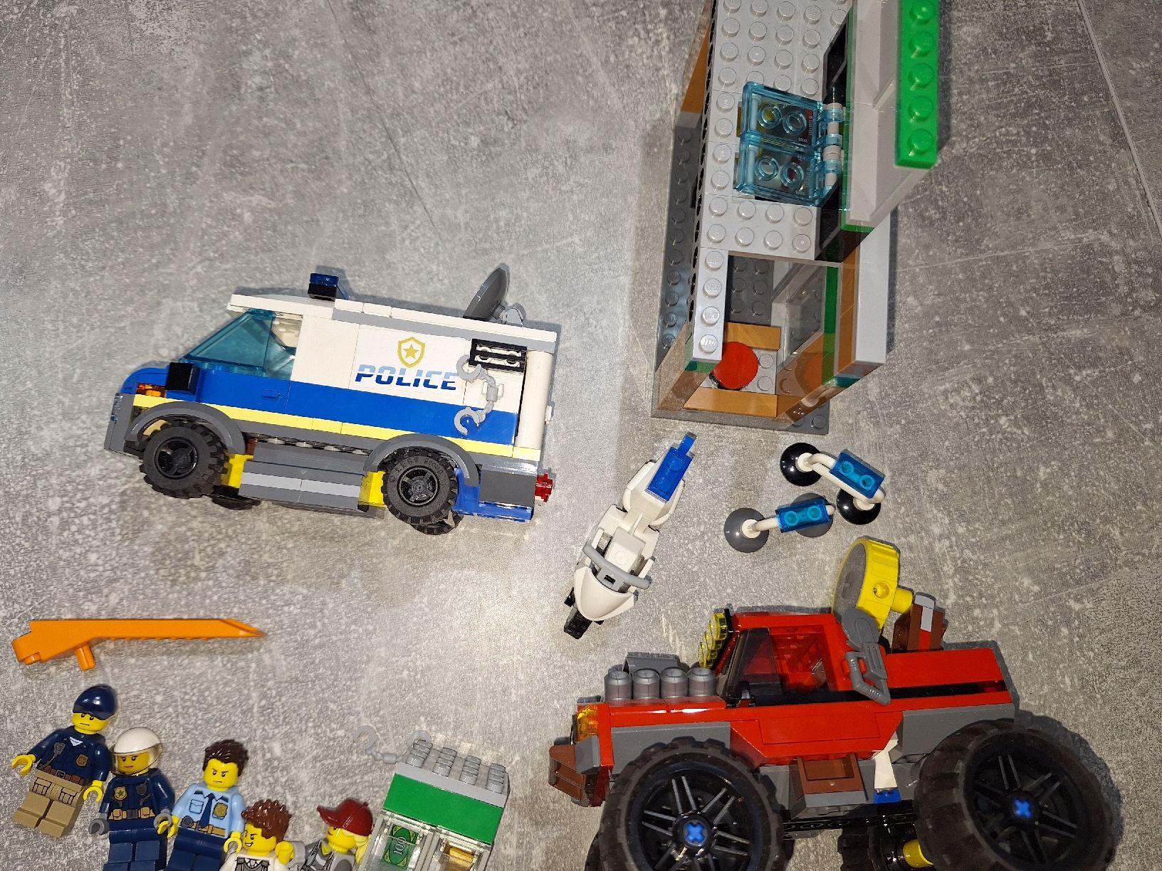 Lego Giocattoli: Lego 60245 Raubüberfall mit dem Monstertruck – Usato da Egerkingen venduto da Niceli1 3