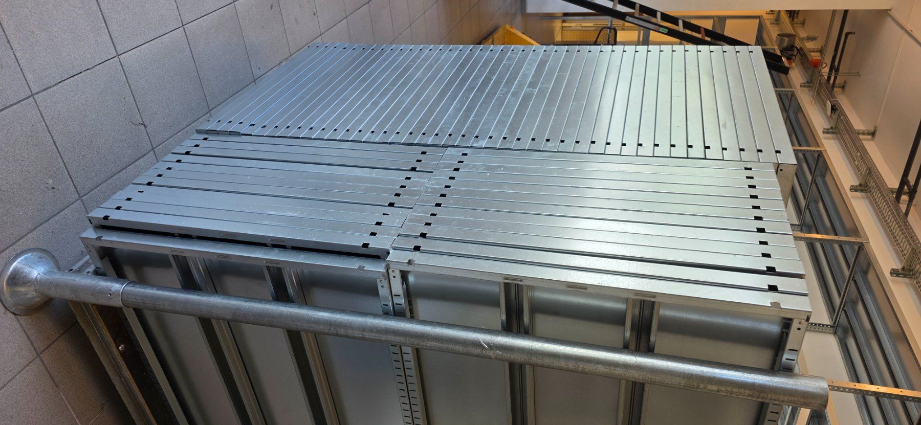 Scaffali: Lagergestell Metall massiv – Usato da Schattdorf venduto da Bernhard0 2