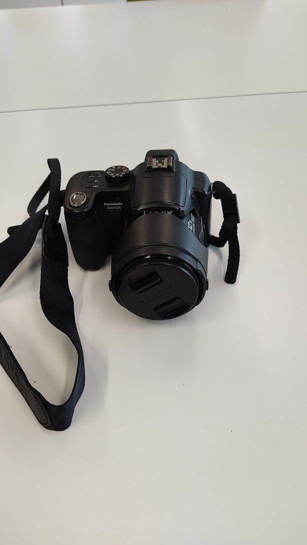 Panasonic Fotocamera: Kamera Panasonic DMC-FZ50 – Usato da Wichtrach venduto da AdminCCoach