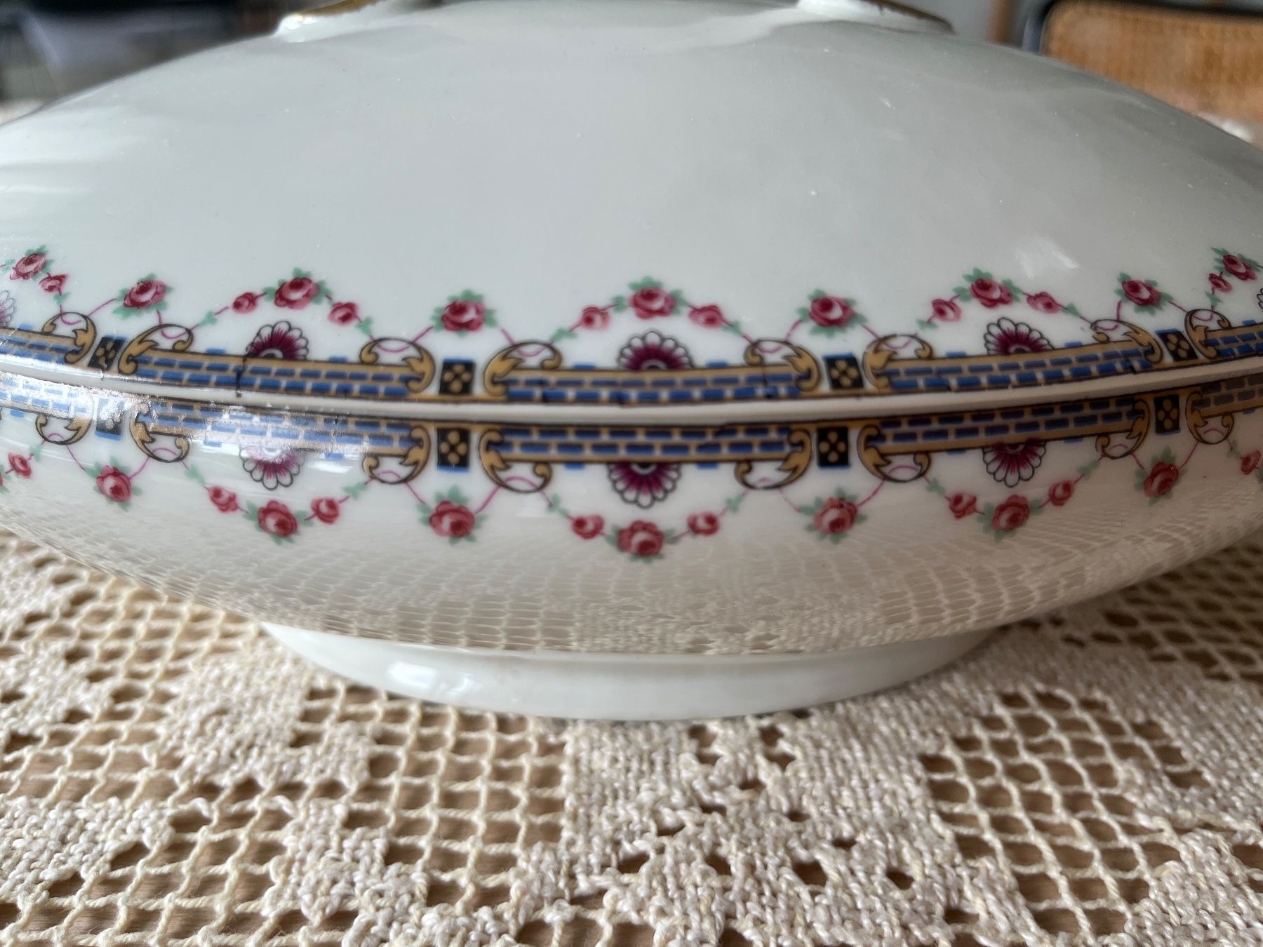 Ciotole: Limoges Servierschale mit Deckel, Blumenmuster – Usato da St. Gallen venduto da reg_f8h8 3