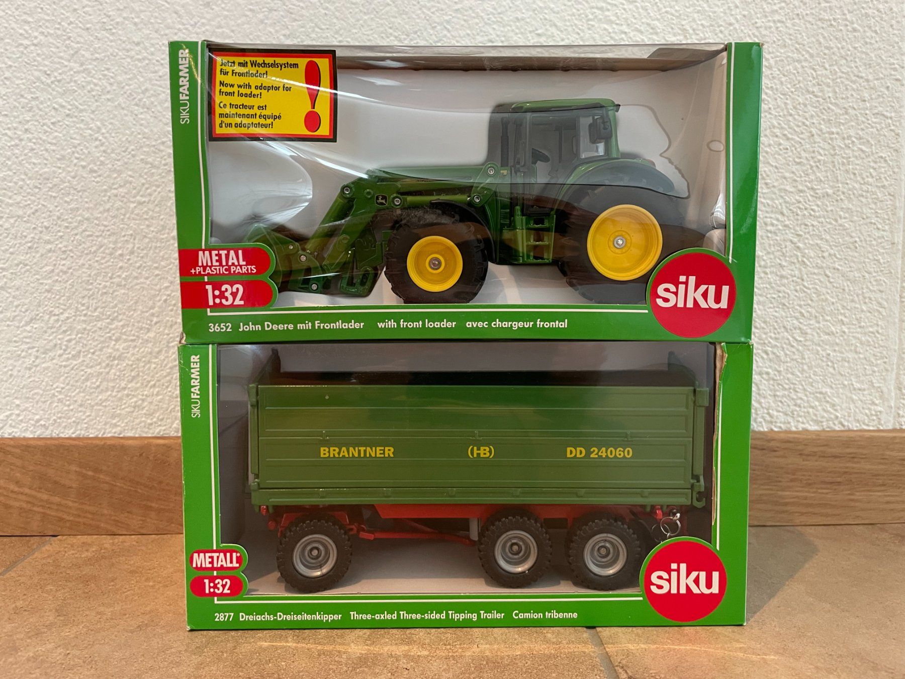 John Deere Trattori: SIKU John Deere mit Brantner DD 24060 – Nuovo e nell'imballaggio originale da Kreuzlingen venduto da Stefan1150 5