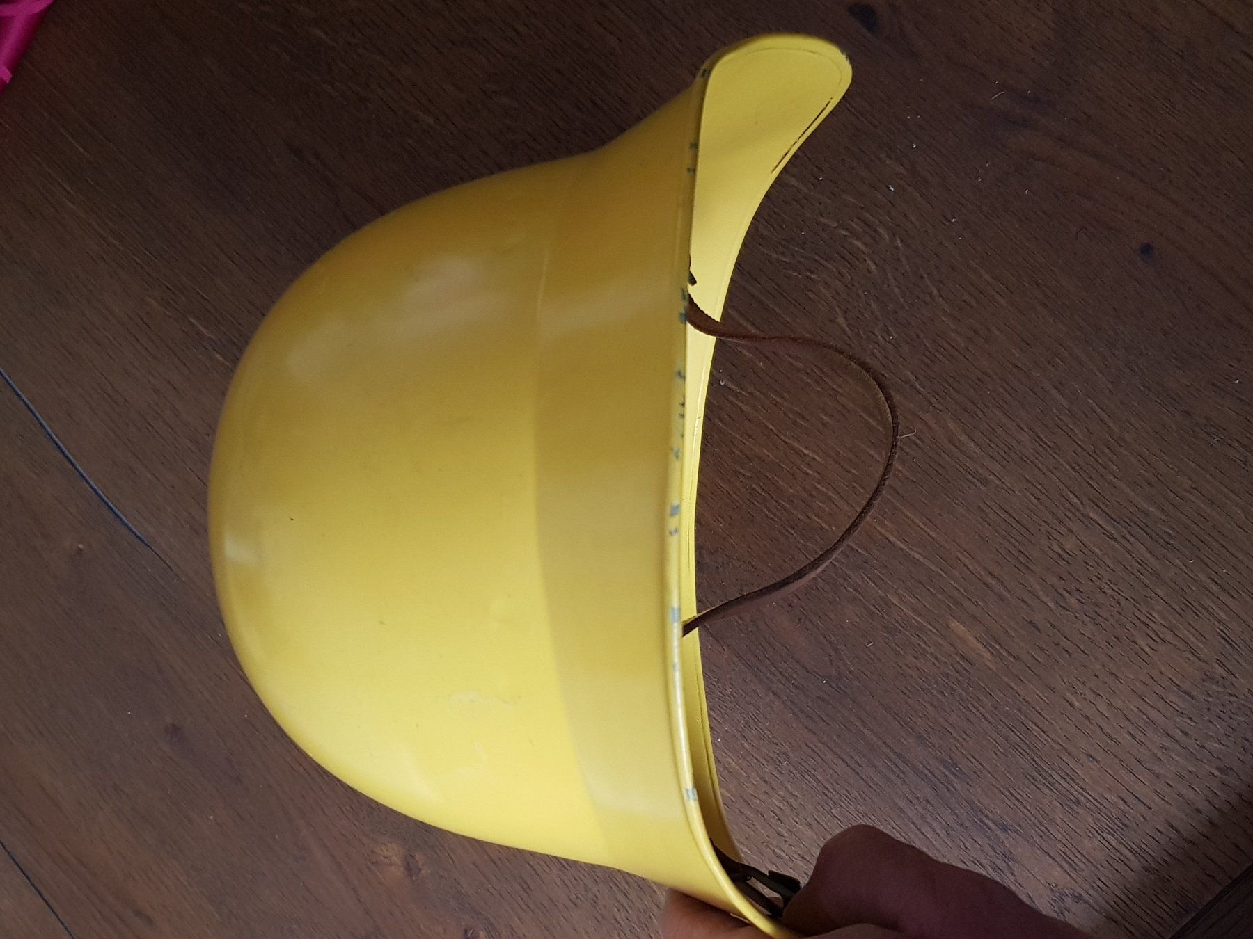 Uniformi & Effetti personali: Zivilschutz Helm – Usato da Pieterlen venduto da Dyui 2
