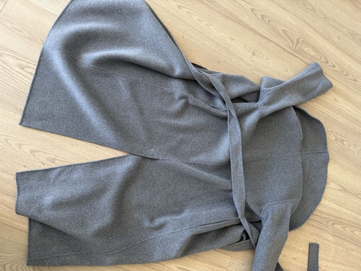Cappotti: ARKET MANTEL MIT SCHALKRAGEN – Usato da Wettswil venduto da ilona.zlatarev 4