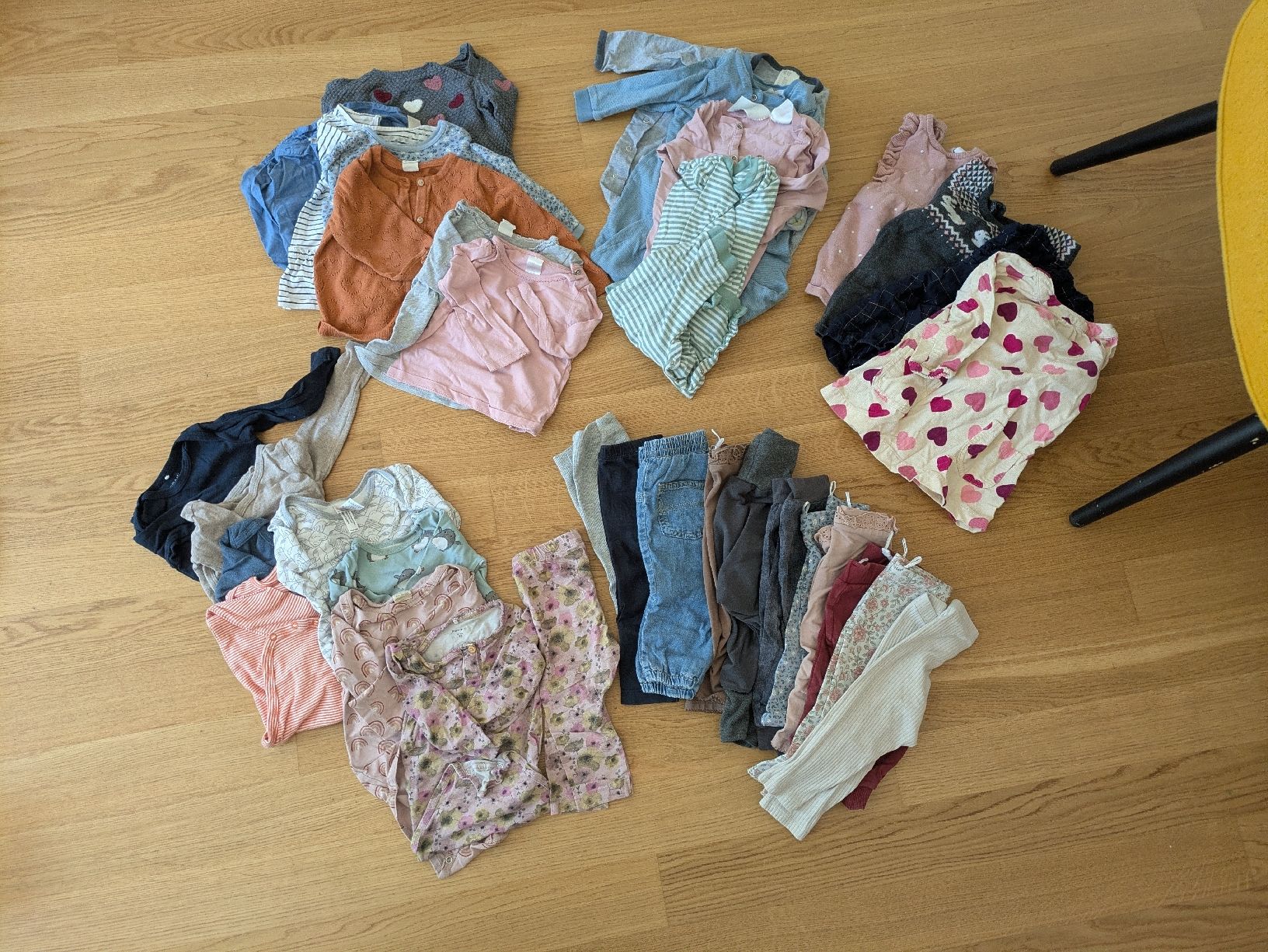 Lotti & Set di vestiti: Kleider Mädchen 80 – Usato da Wädenswil venduto da traviataa