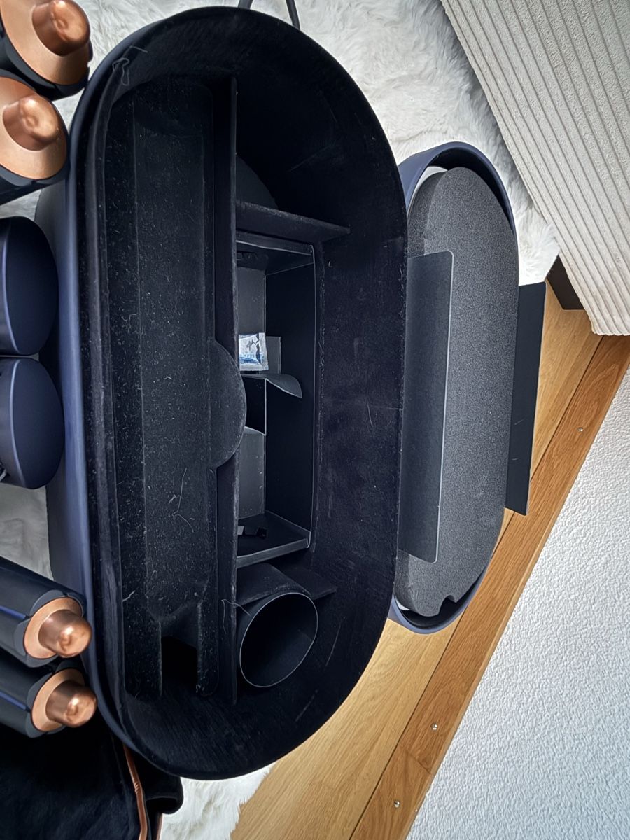 Dyson Sèche-cheveux: Dyson Airwrap Complete Set wie neu – D'occasion à Oberbüren par ste_g6x5 2