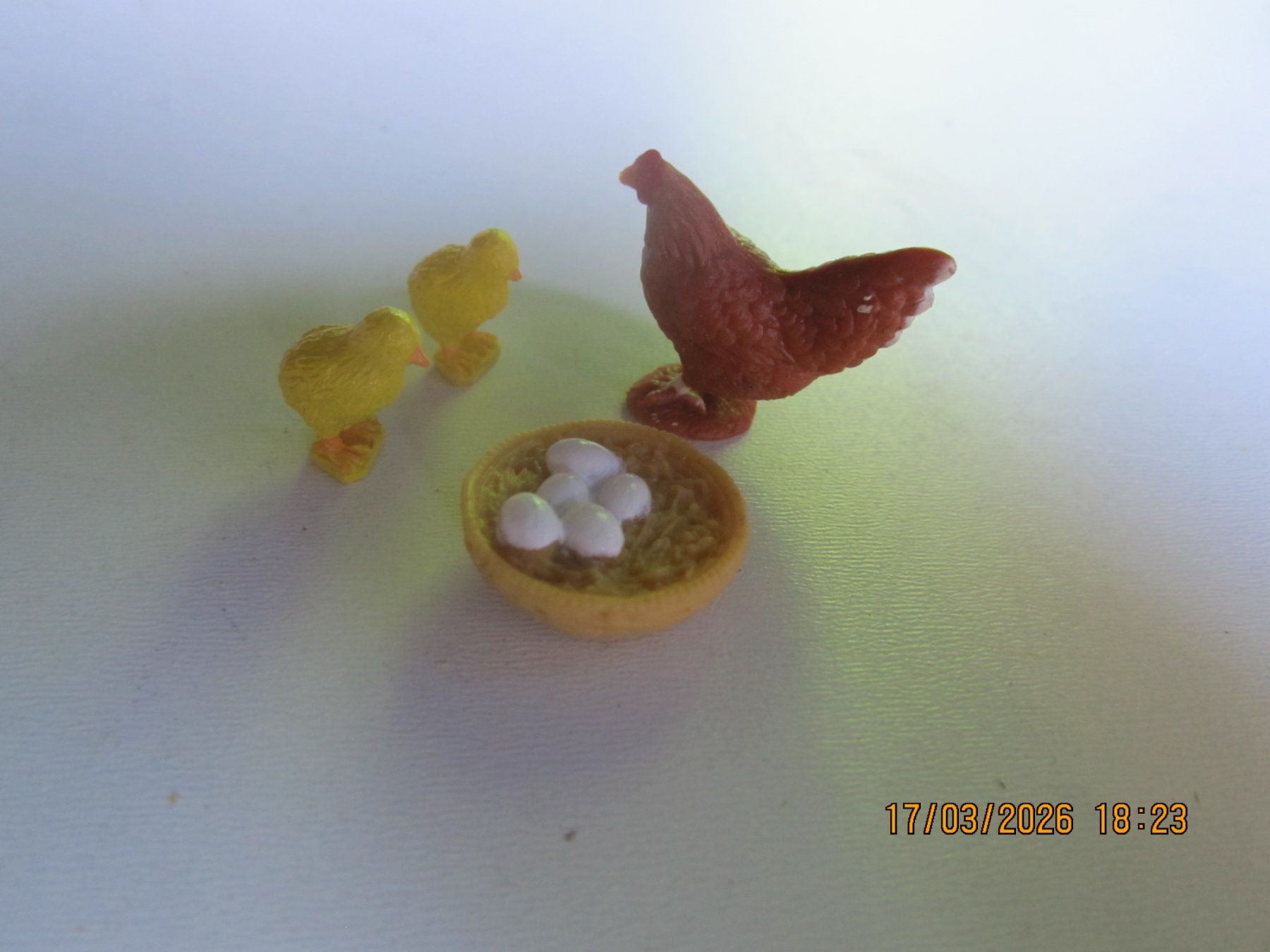 Giocattoli: Huhn mit Küken und Nest – Nuovo (secondo la descrizione) da Weier im Emmental venduto da waefler03 1