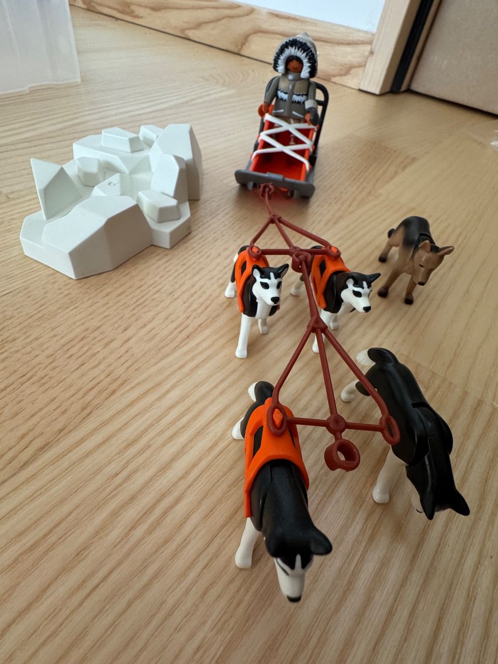 Playmobil Giocattoli: Playmobil  Huskyschlitten & Polizei Set! – Usato da Genthod venduto da Tidus04 2