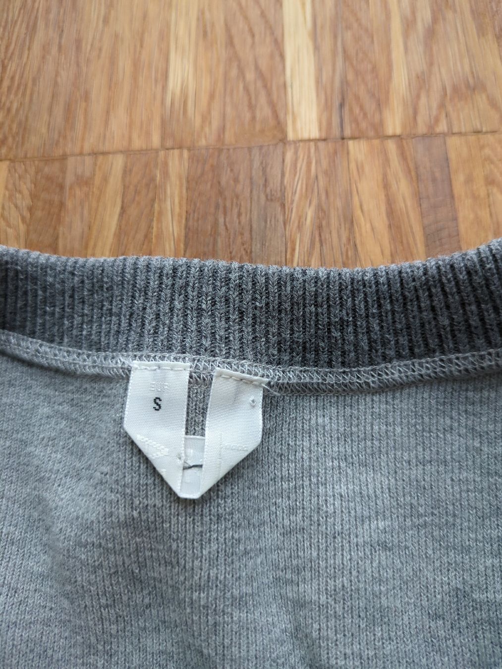 Maglioni & Felpe: ARKET Herren Pullover Baumwollmischung Grau Grösse S Top! – Usato da Basel venduto da Blumenwiese2 1