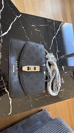 Guess Handtasche klein