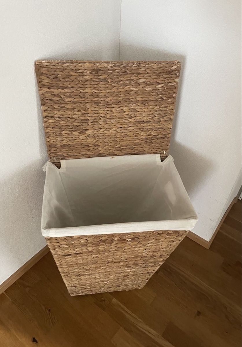 Cesti per biancheria: Wäschekorb aus Bast Deckel – Usato da Jona venduto da linda8301 1