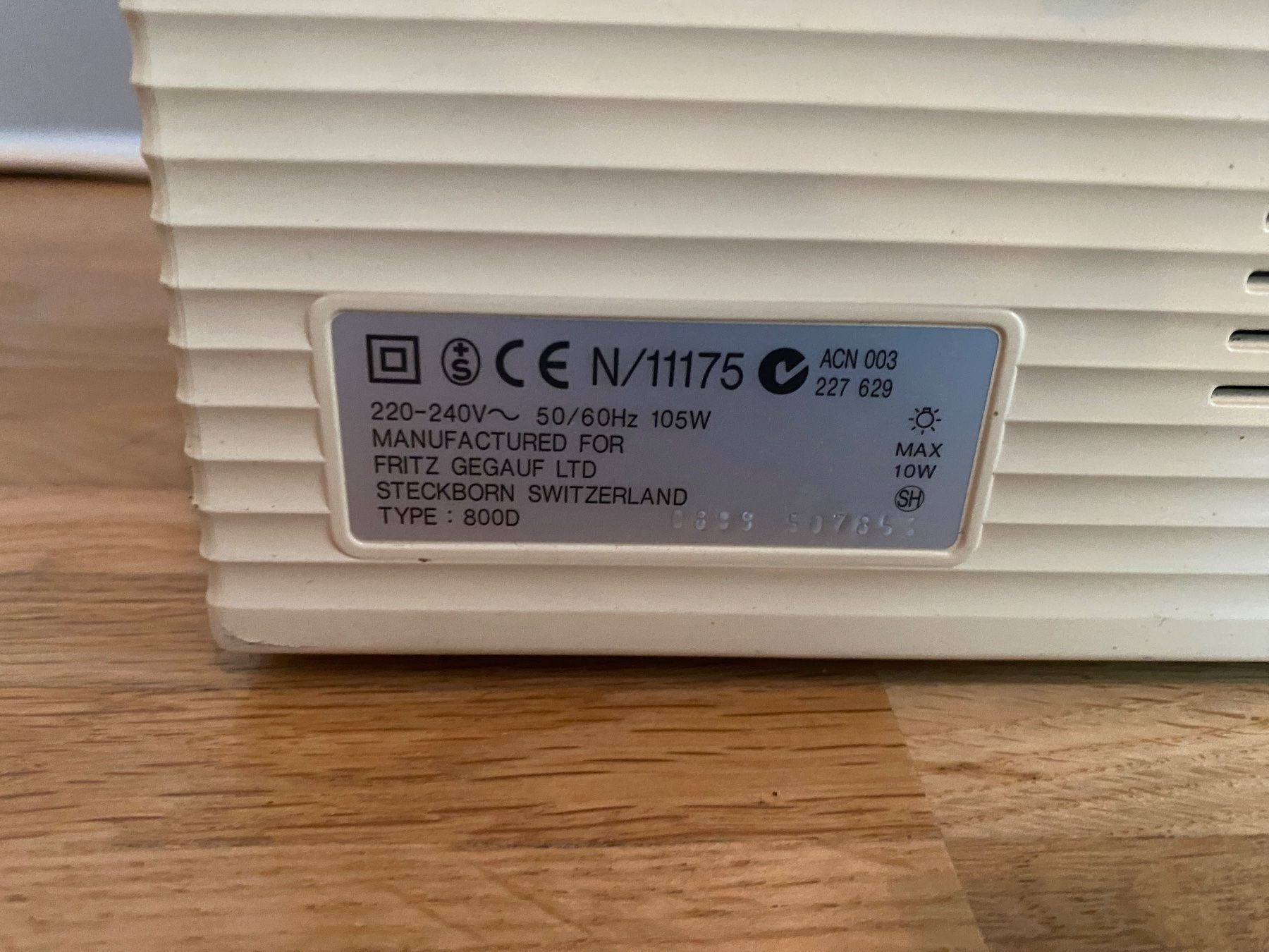 Bernina Macchine da cucire: Bernina Bernette 800 D - Overlock Nähmaschine – Difettoso da Rotkreuz venduto da mia_dc2r 8