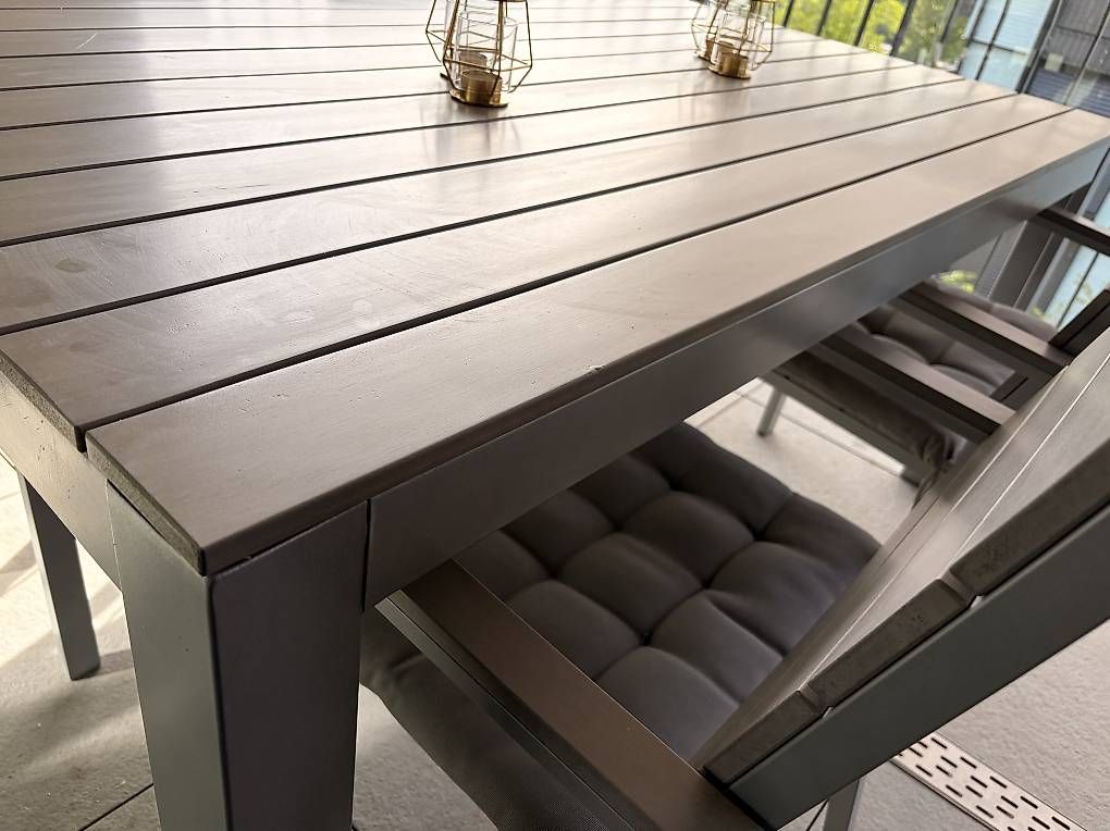 Ikea Tables: Balkontisch mit 4 Stühlen – D'occasion à Root par JuliusU 1
