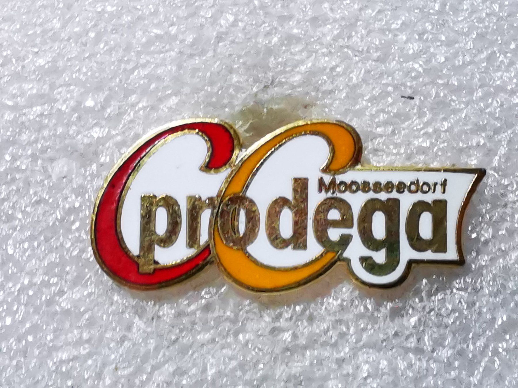 Placchette & Badge: Ansteckpin 58: Prodega – Usato da Oppligen venduto da Pin-Fall-Shop