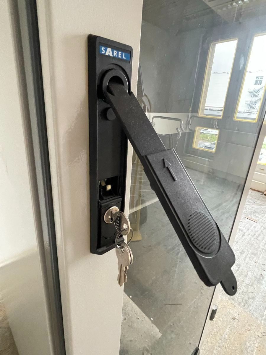 Racks & Ständer: Sarel - Server-Rack 19 Zoll mit Glastüre – Gebraucht aus Mels von Kollershop 3
