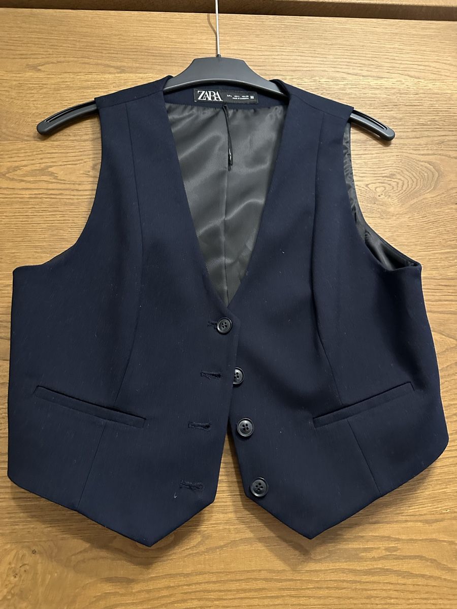 Zara Gilet & Giacche senza maniche: Gilet Zara – Nuovo (secondo la descrizione) da Basel venduto da BSLina