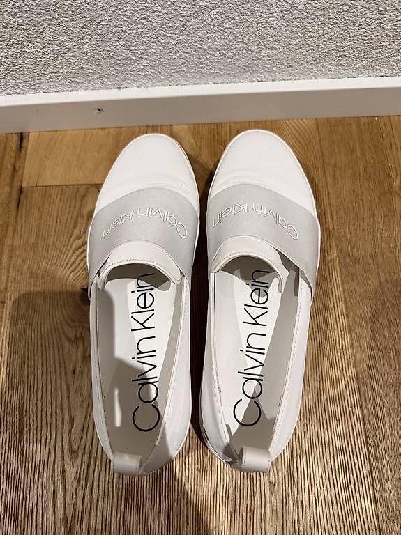 Chaussures femmes: Calvin Klein Schuhe Grösse 40 – D'occasion à Schötz par kon_57fh 4