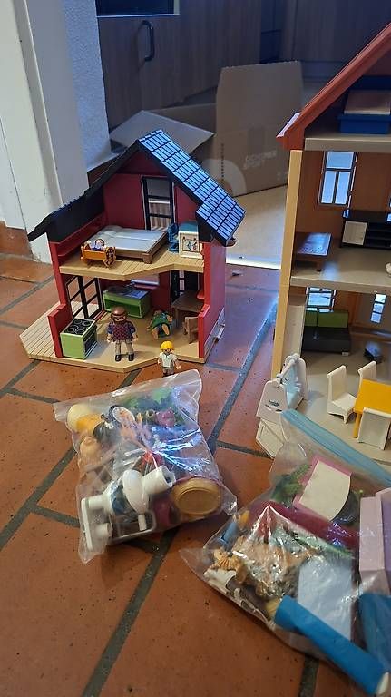 Spielzeuge: Playmobile Haus – Gebraucht aus zürich von Shanti79 3