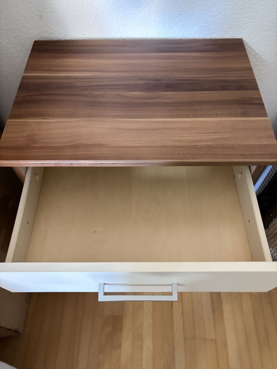 Tables de nuit: 2 Nachttische – D'occasion à Mägenwil par Aends83 1