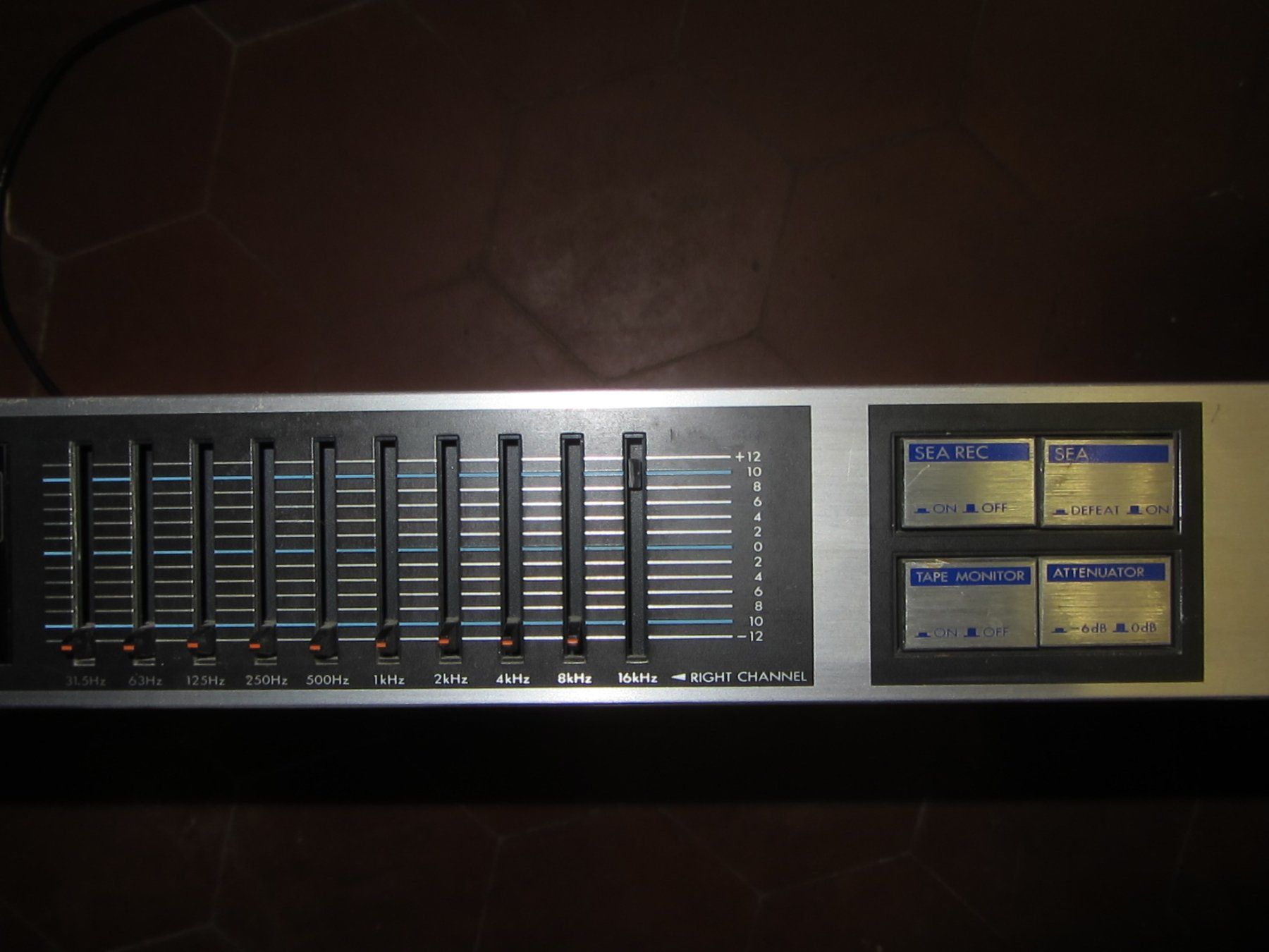 JVC Equalizer: JVC SEA 33 GRAPHICH EQUQLIZER – Gebraucht aus Zürich von bigboss 2