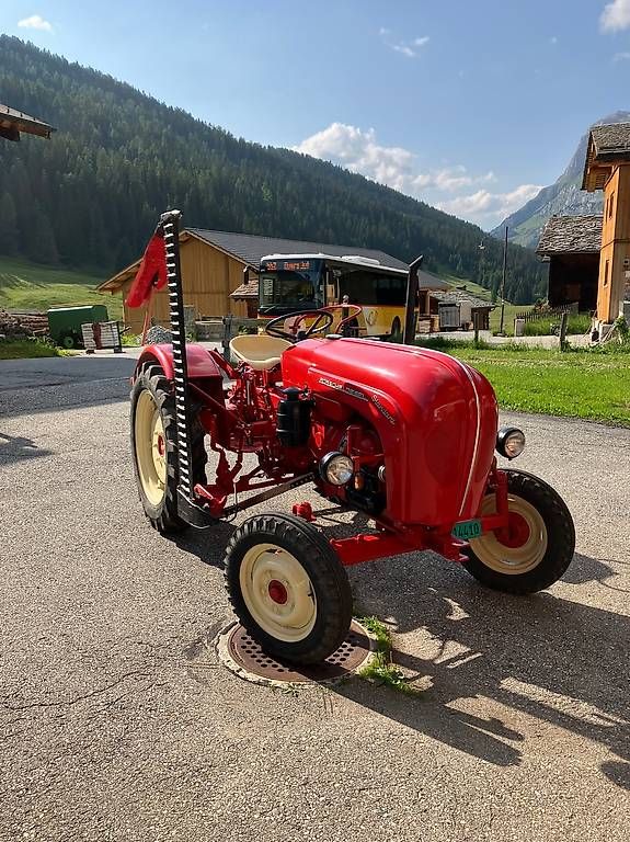 Trattori: Traktor Porsche Standard T 217 – Usato da Avers venduto da Reve 2