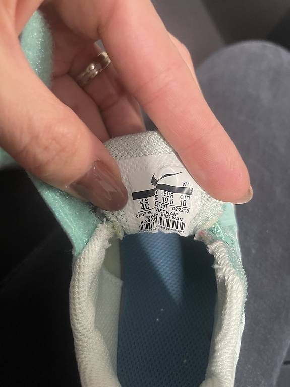 Nike Scarpe per ragazzi: Nike Sneaker 19,5 – Nuovo (secondo la descrizione) da Laufen venduto da car_2fnm 1
