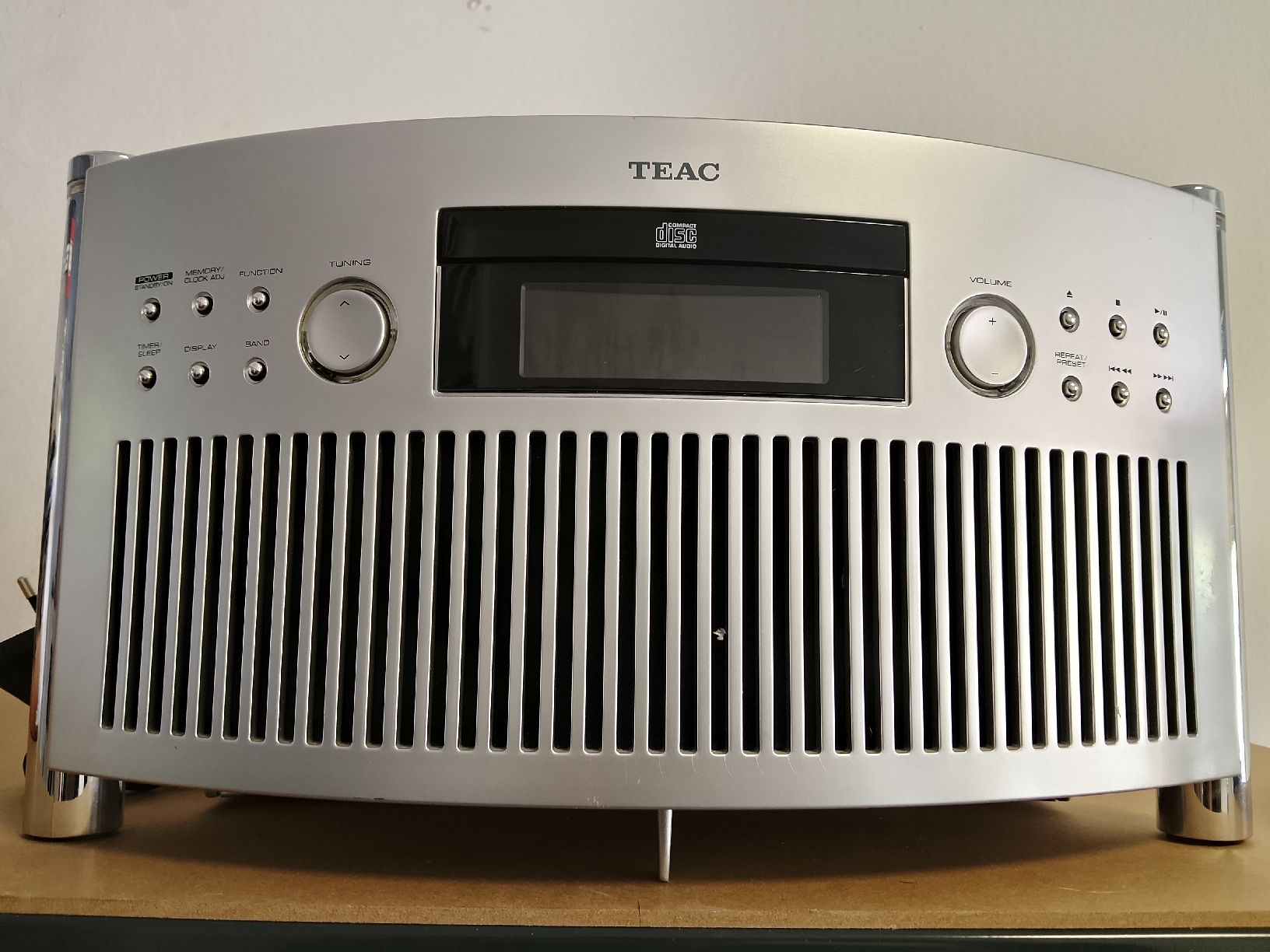Teac Multimediaplayer & Streamer: TEAC CD Receiver kompakt top kraftvoller sound – Gebraucht aus Biel/Bienne von Vintage-timearts