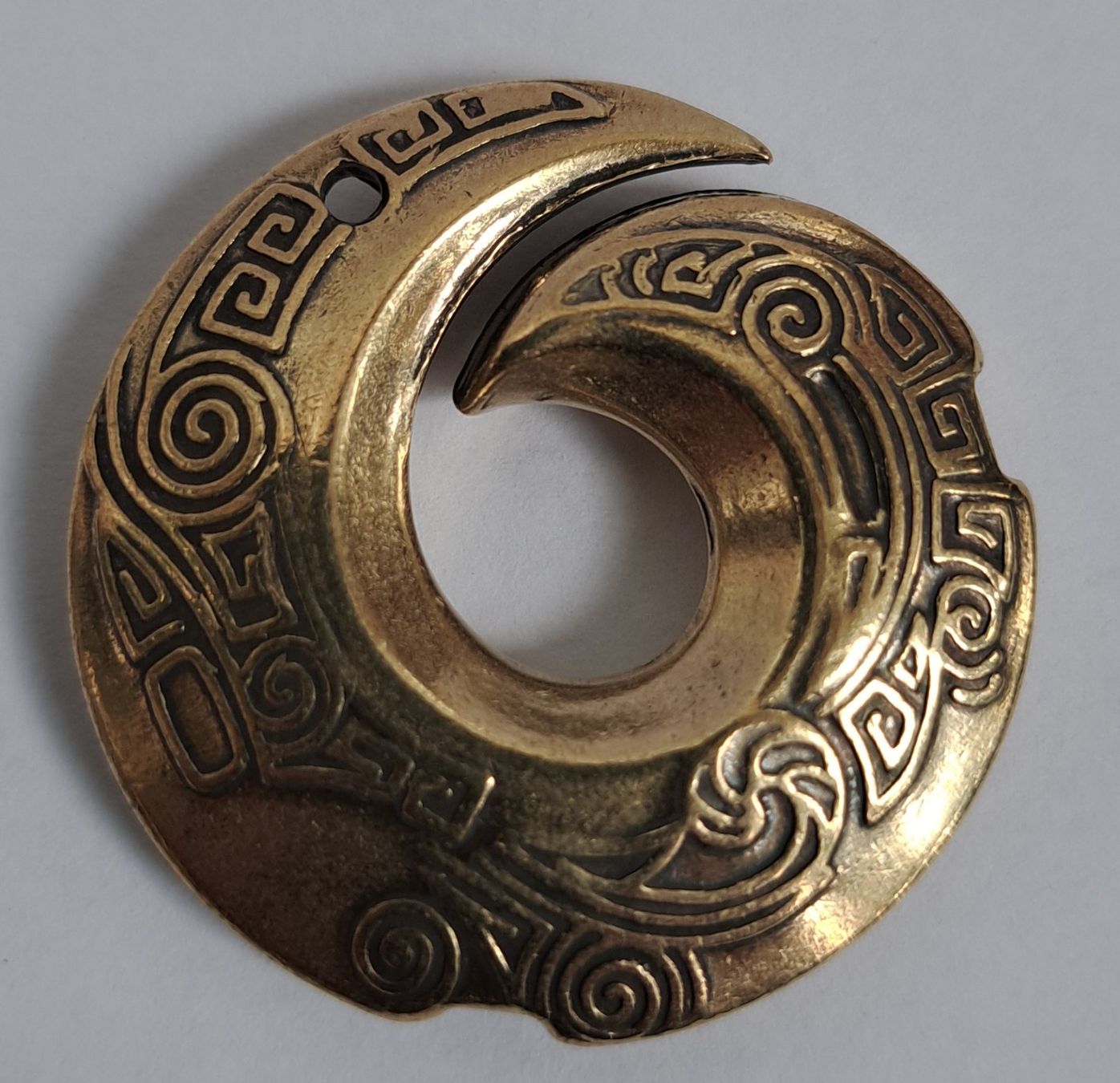 Pendentifs: Pendentif en laiton – Neuf avec emballage d'origine à Vernier par 19pigments