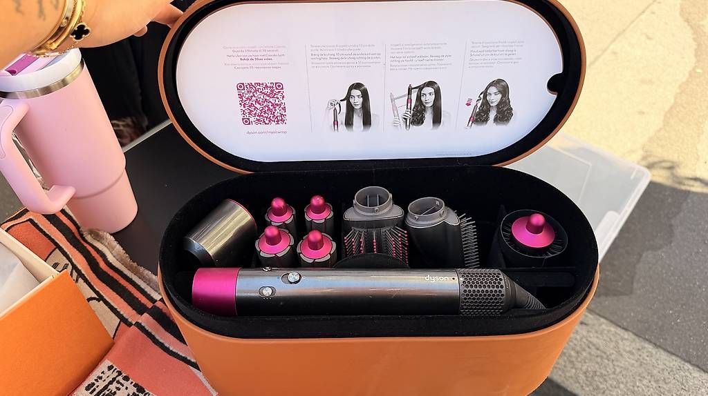 Dyson Asciugacapelli: Dyson Airwrap Complete HS01 OVP - CHF 229. FIX – Usato da Männedorf venduto da Jessiey 2