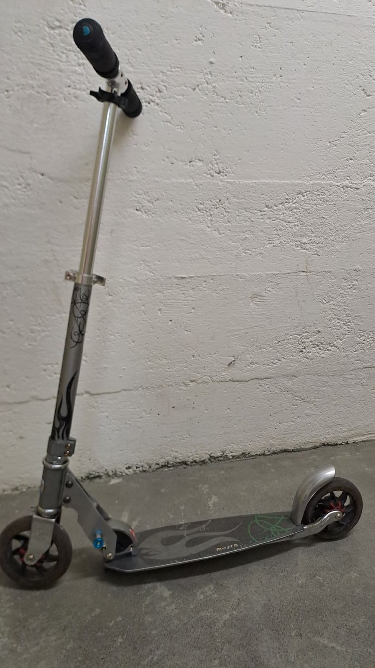 Micro Kickboard: Micro Scooter, gebraucht – Gebraucht aus Zürich von Naira03