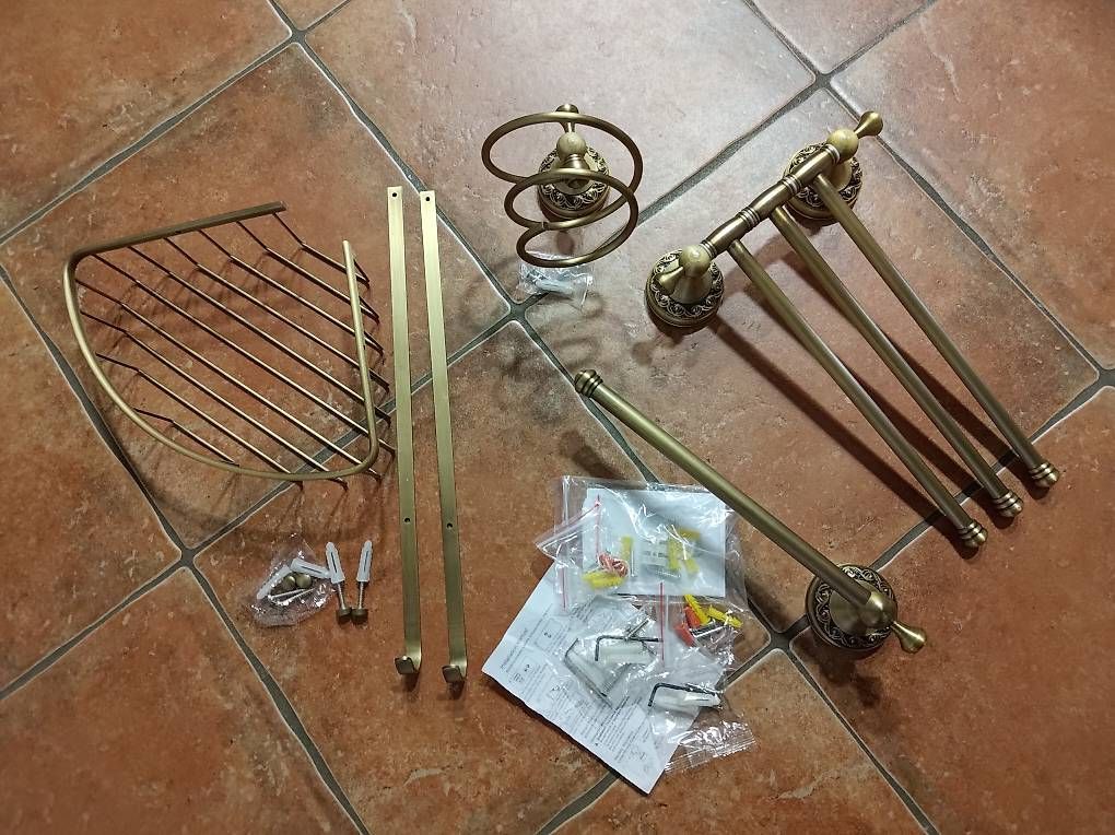 Supporti a parete: Accessoires pour la salle de bain – Usato da Arconciel venduto da gab_cjb2