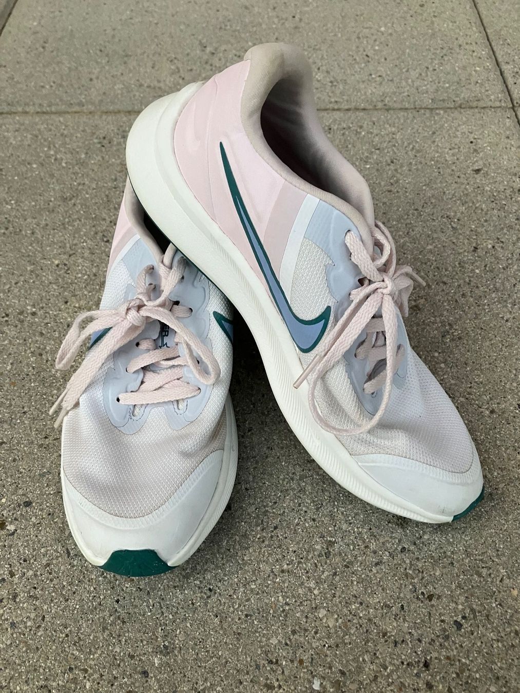 Nike Scarpe per ragazze: Kinderschuh Nike Grösse 37.5 – Usato da Wichtrach venduto da mryter01 2