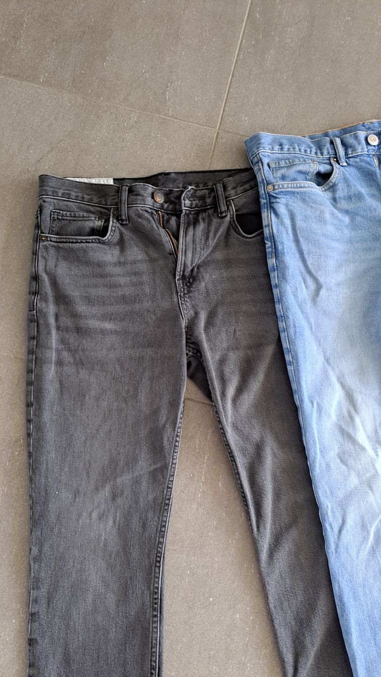 H&M Jeans: 2 Paar Jeans Slim Fit Gr. 30/32 – Nuovo (secondo la descrizione) da Winterthur venduto da Dream_of 1