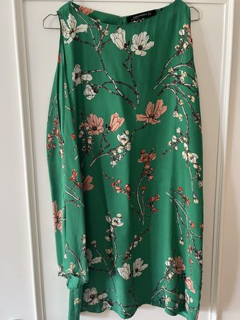 Robe verte Zara style kimono mi-longue soie 38