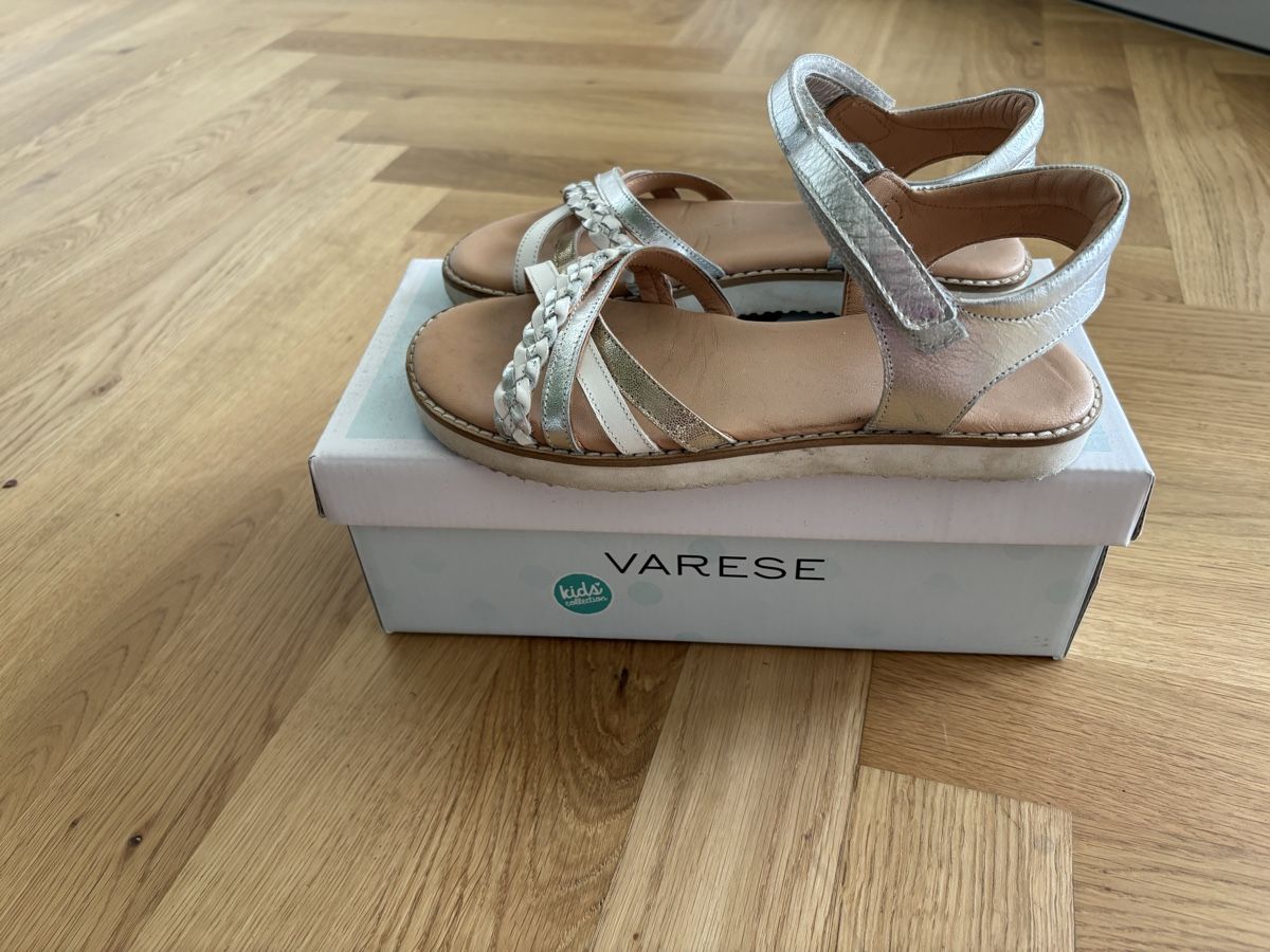 Scarpe per ragazze: Sandale von Varese, Grösse 34 – Usato da Wohlen AG venduto da Michi761 3