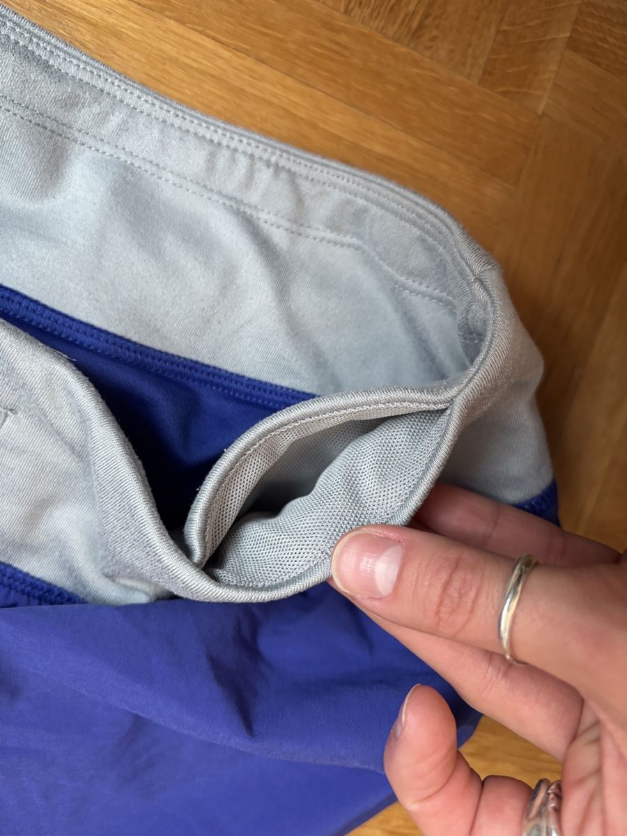 Nike Pantaloni: Nike Jogging Shorts – Usato da Zürich venduto da olgiolgi 2