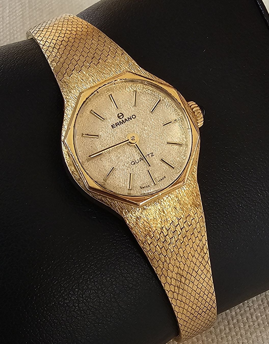 Swiss Orologi: Ermano Vergoldet elegante Damenuhr – Usato da Speicher venduto da Lemore 1