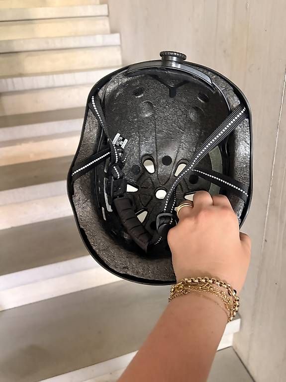 Helme: Nutcase Helm – Gebraucht aus Gunzwil von iy61 3