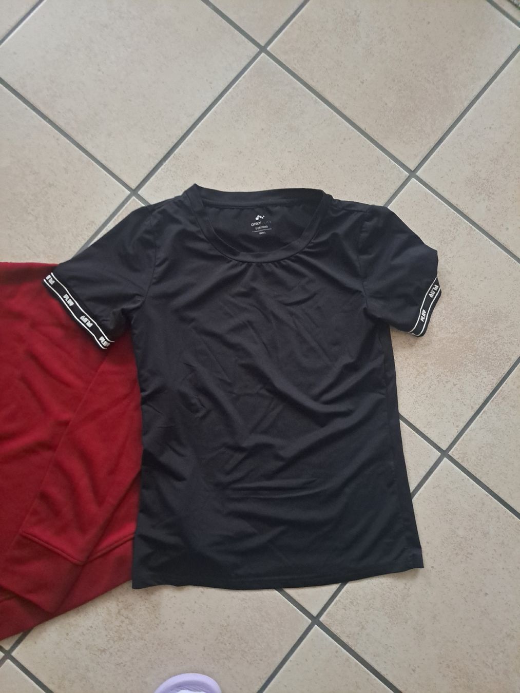 Lots de vêtements: 2  Shirts Gr. S - Frühlingspack – D'occasion à Gelterkinden par bambi037 2