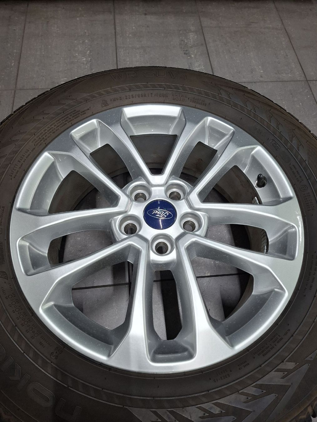 Ford Automobili: Winteräder Ford Kuga – Usato da Buchs ZH venduto da Giova.RM 2