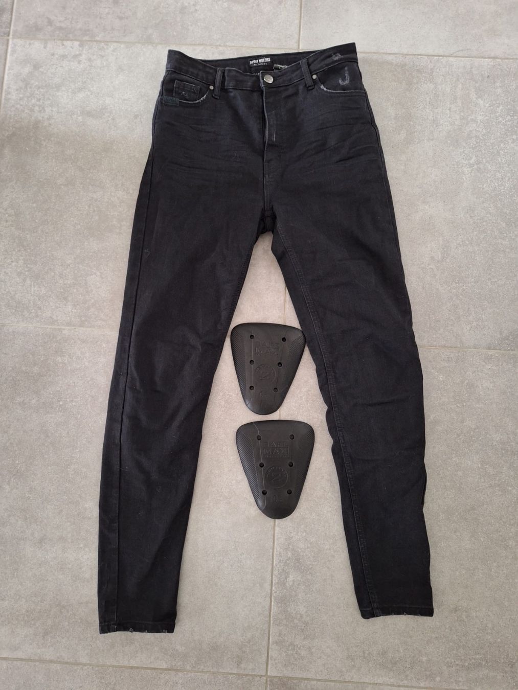 Pantaloni: Pantalon de moto dame - Taille L/32 – Usato da Rossens FR venduto da Kyuu