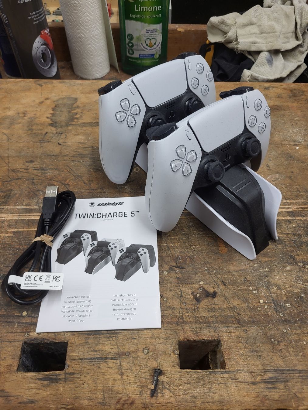 Sony Console: 2x PS5 Controller und Ladestation  – Usato da Gächlingen venduto da Jan_Wytt 2