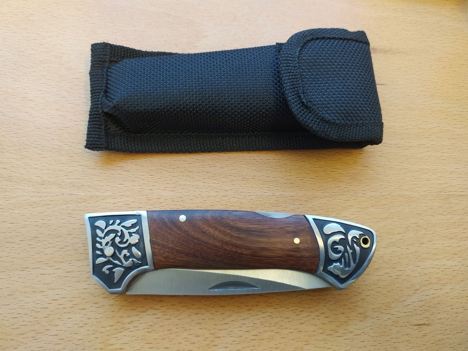 Accessori: Klassisches Jagdmesser mit Back-Lock und Stoffscheide – Nuovo (secondo la descrizione) da Tumegl/Tomils venduto da Steinschleuder-Shop 2