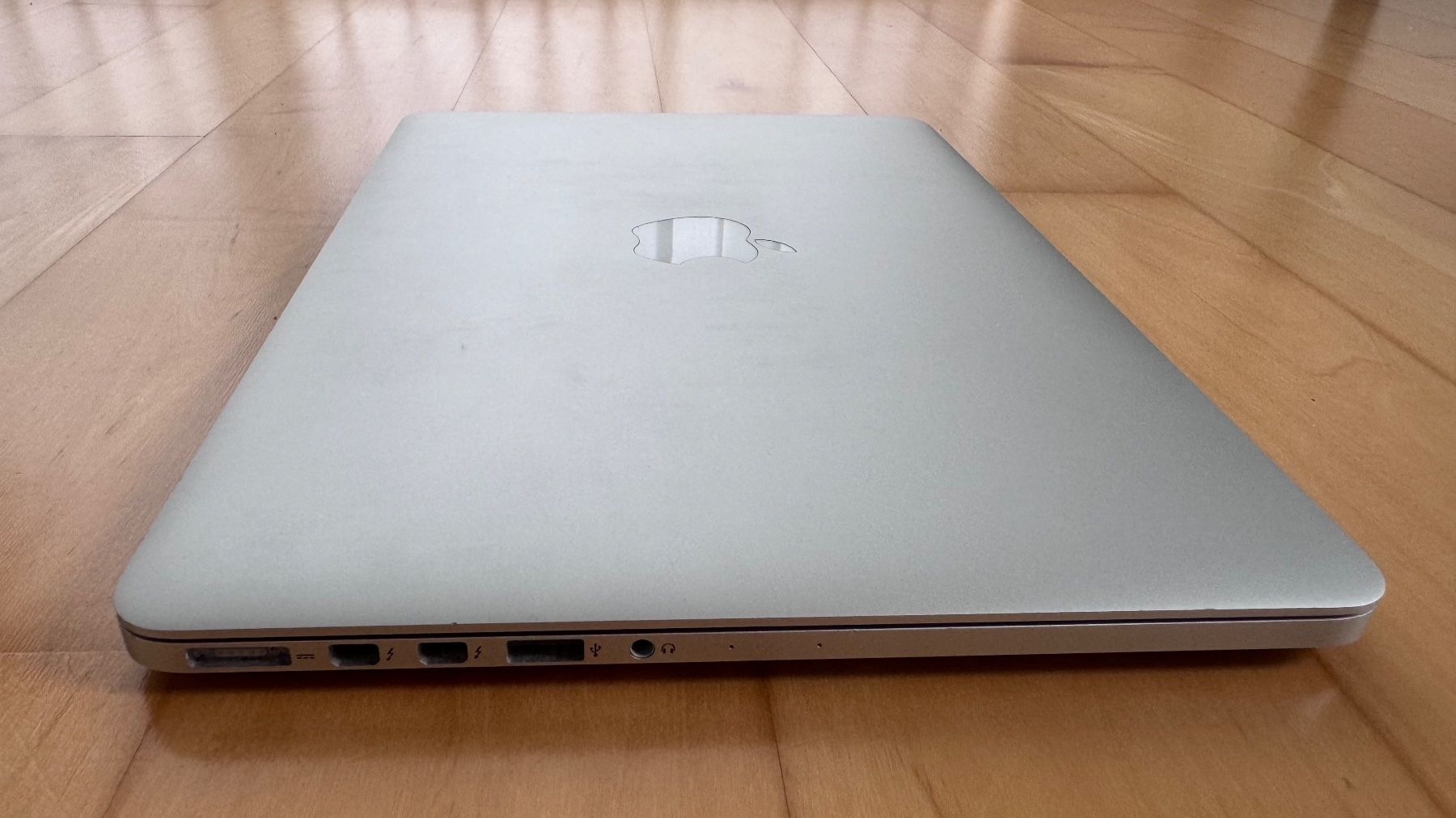 Apple Notebook: MacBookPro13 mit Henge Dock – Usato da Zeihen venduto da Laser7 1