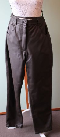 Hose von *COSMOS* (CW)